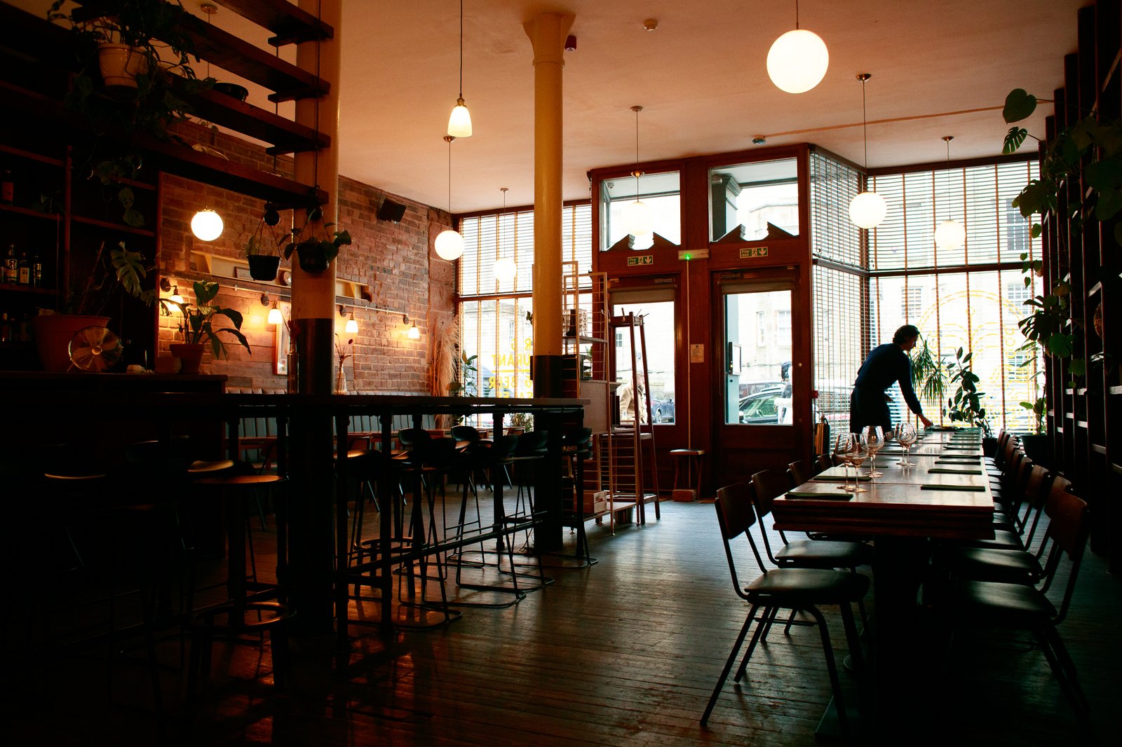 A wide view of the dining room at Sylvan Woodlands